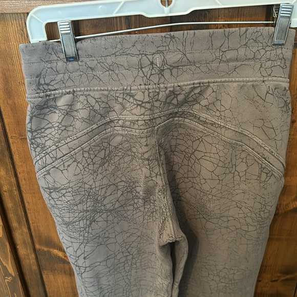 Lululemon Warm Down Jogger 7/8th Length, Size 6 - Picture 8 of 9